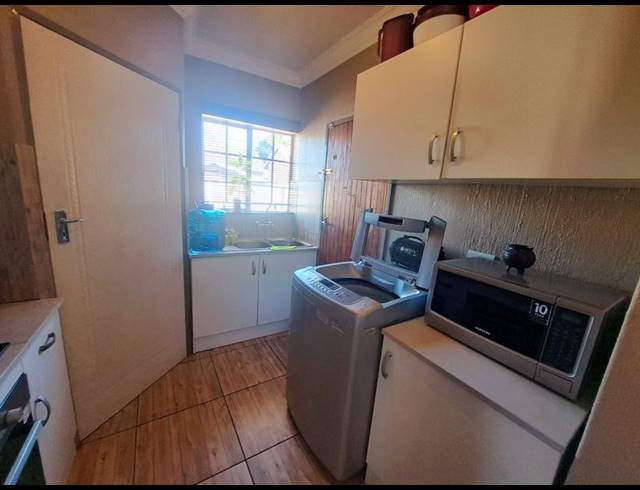 2 BEDROOM HOUSE FOR SALE IN HEUWELOORD